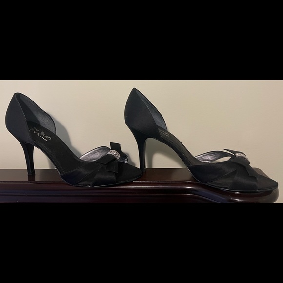 Satin open toe heels with rhinestone detail - Picture 2 of 2